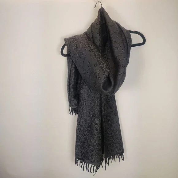 Charter Club Scarf Women's Gray Wool Paisley Floral Embroidery - Picture 4 of 8